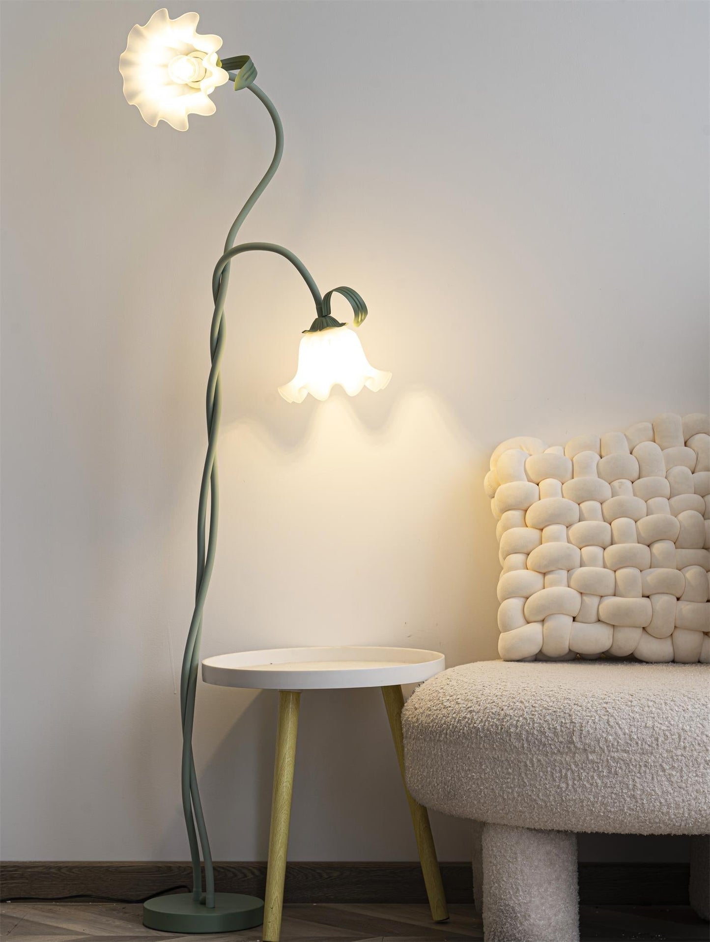 Lampa Stojąca Do Salonu | Kwiatowy Kształt