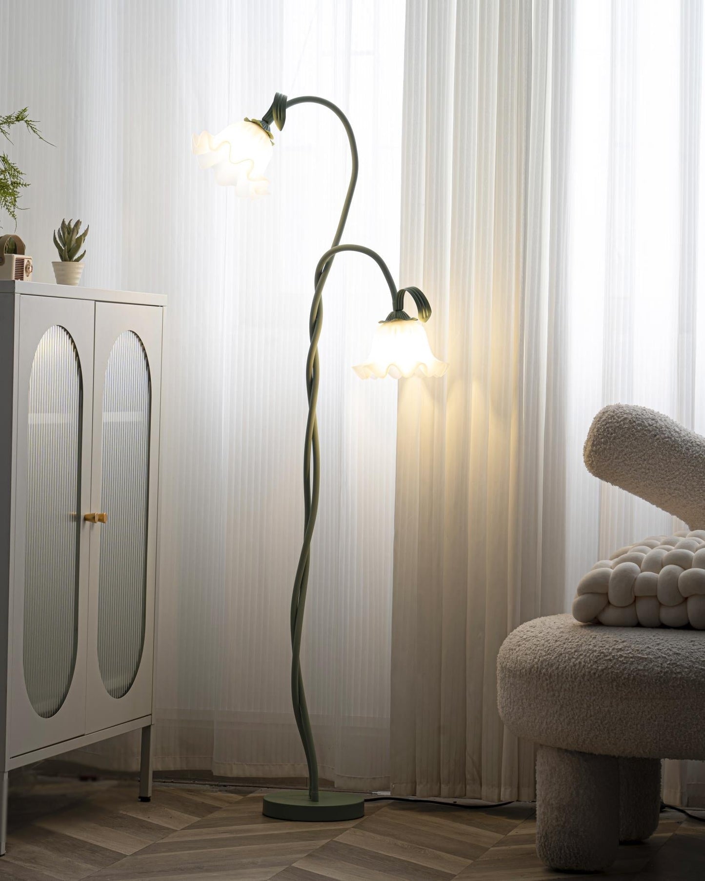 Lampa Stojąca Do Salonu | Kwiatowy Kształt
