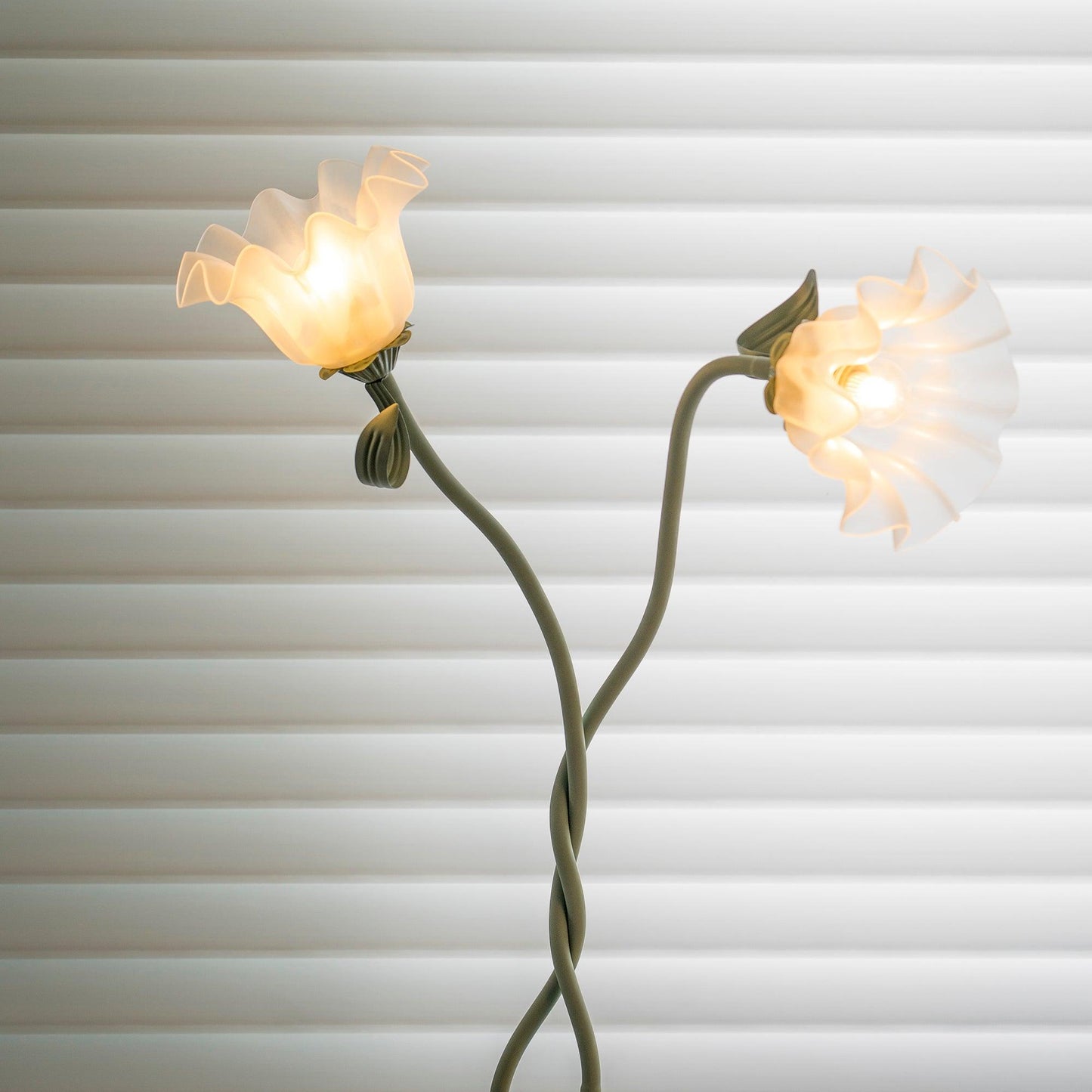 Lampa Stojąca Do Salonu | Kwiatowy Kształt