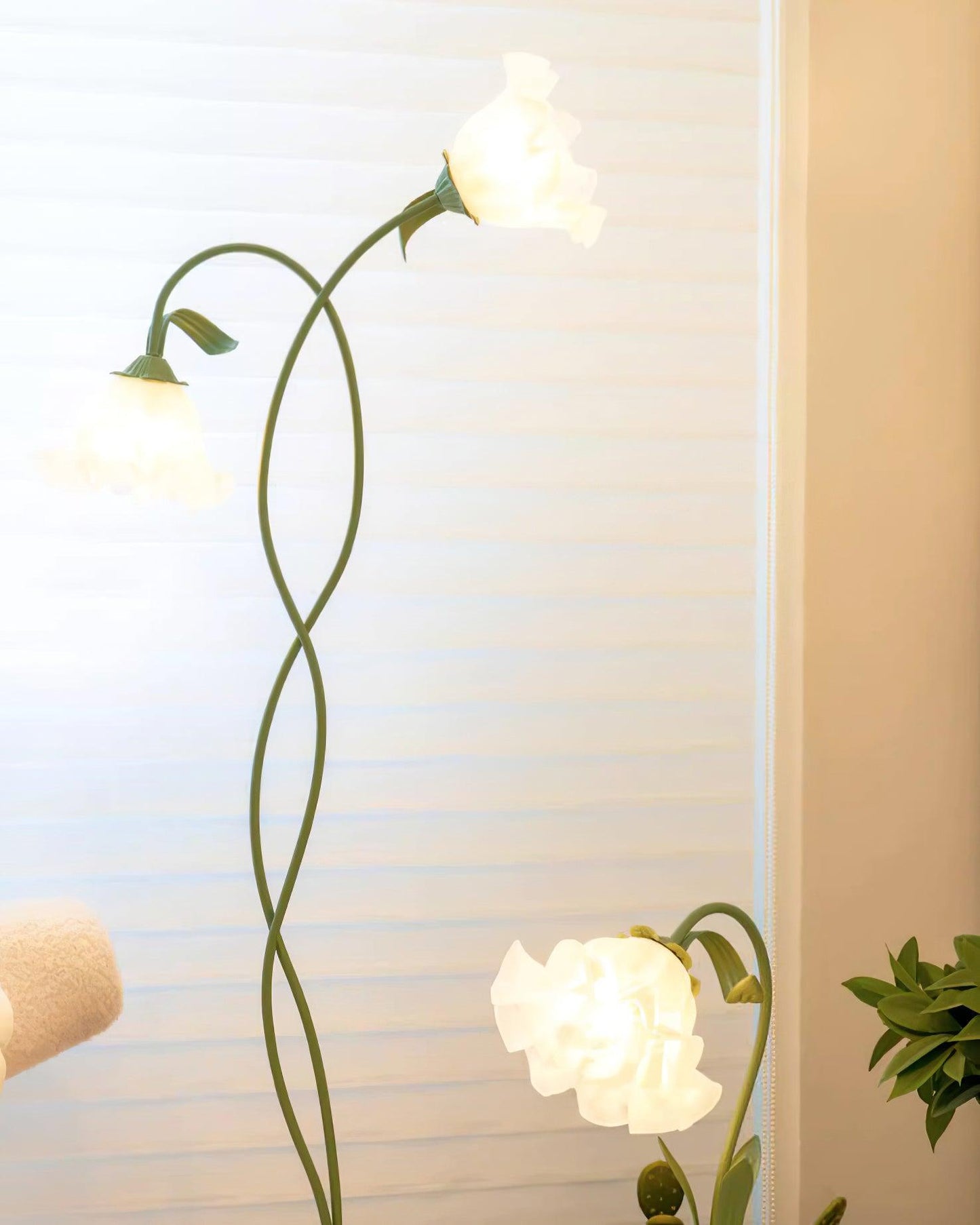 Lampa Stojąca Do Salonu | Kwiatowy Kształt