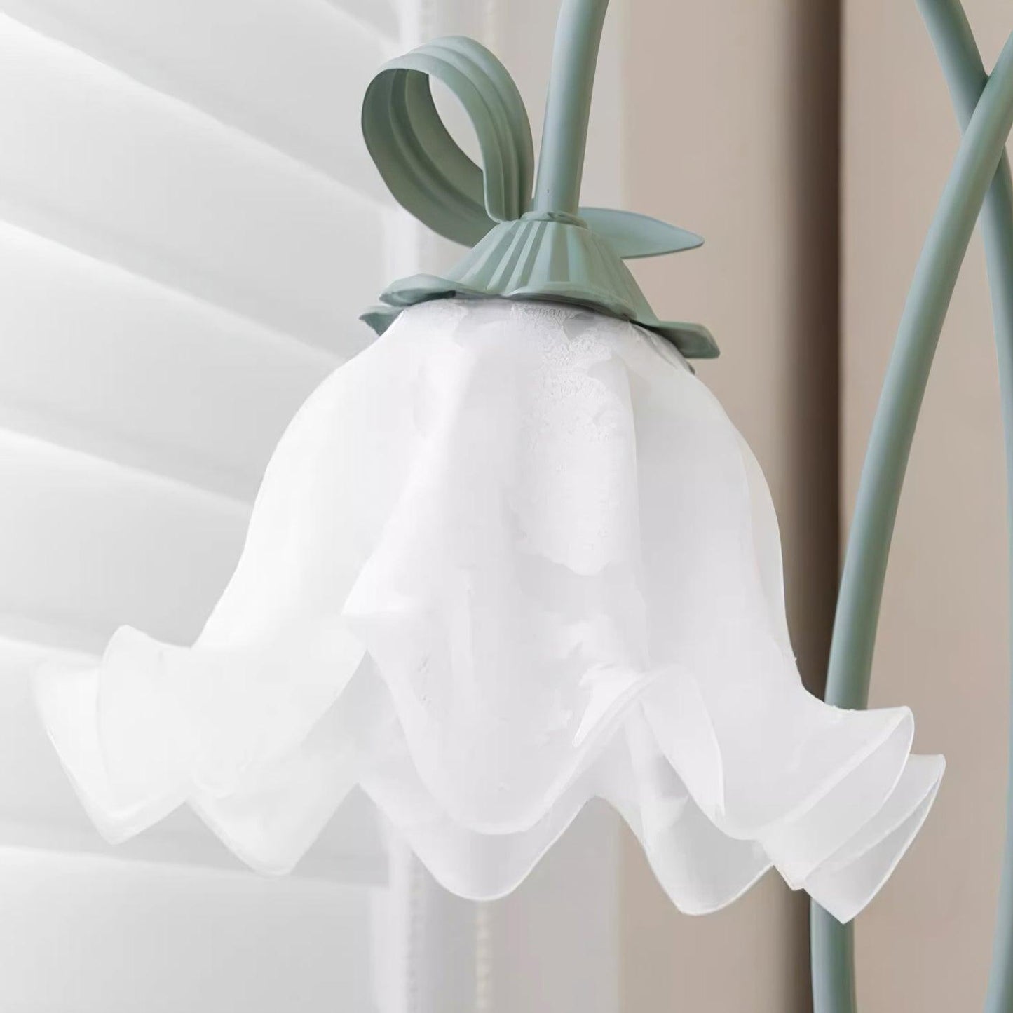 Lampa Stojąca Do Salonu | Kwiatowy Kształt