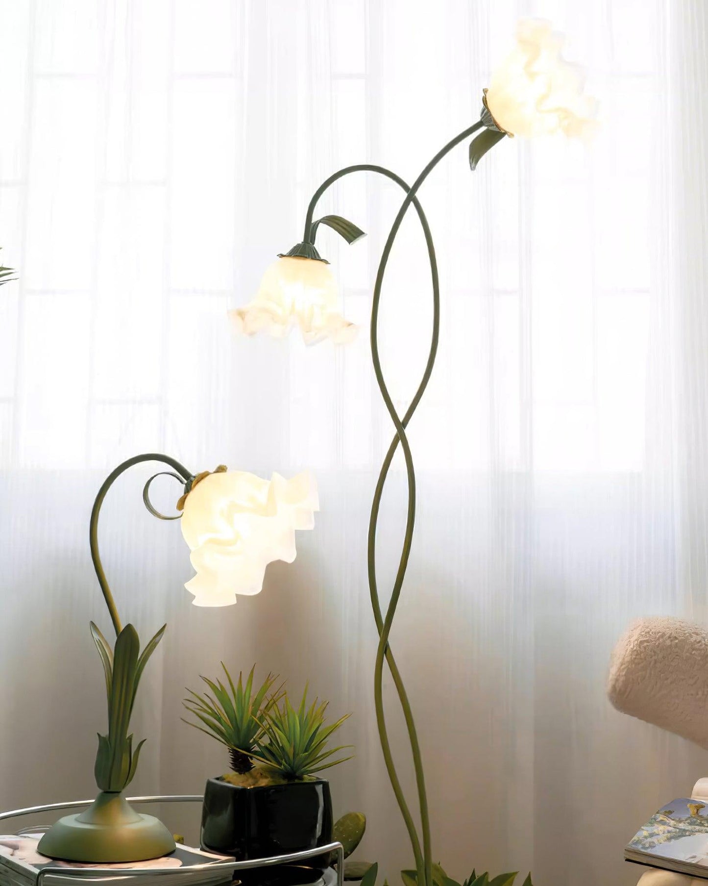 Lampa Stojąca Do Salonu | Kwiatowy Kształt