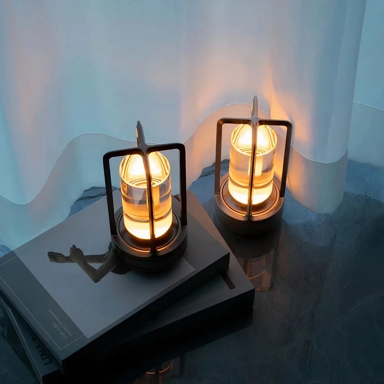 Lampka Stołowa LED Z Dotykowym Włącznikiem | Model Latarnia